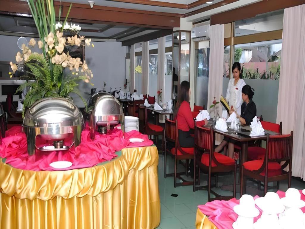 Sahid Kawanua Hotel Manado Exterior foto